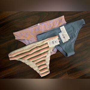 Roxy bikini bottom bundle. Size XL